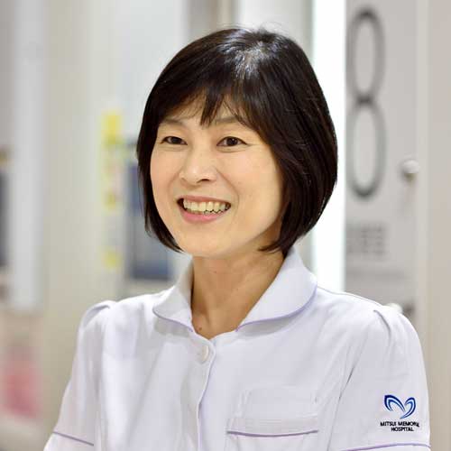 吉岡 理恵 (看護師・助産師　6階外来（産婦人科）チーフ)